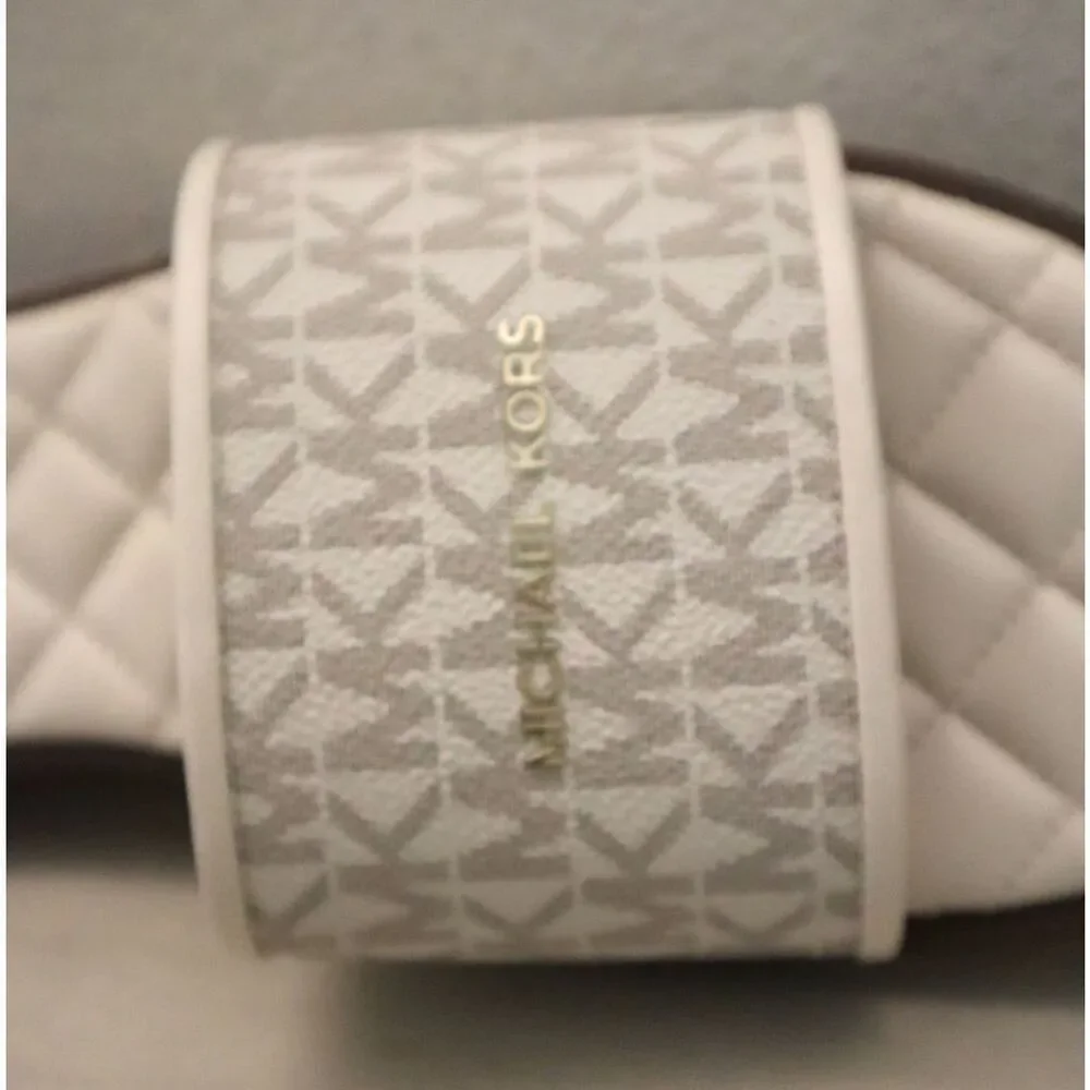 Michael Kors PV25E Women's Sz 10M Vanilla Monogram Quilted Slide Sandals - Picture 7 of 13